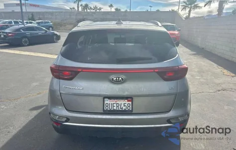 2021 Kia Sportage Ex z USA, uszkodzony, nr VIN KNDPNCAC3M7910815